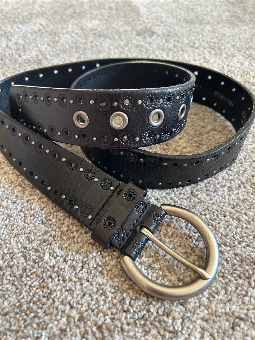 Fossil Black Floral Embossed Leather Belt with Round Metal Buckle Y2K